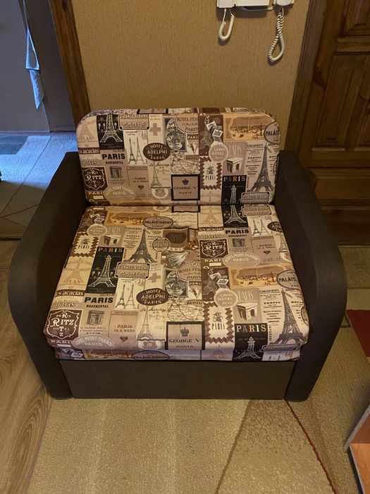 Продам крісло диван.