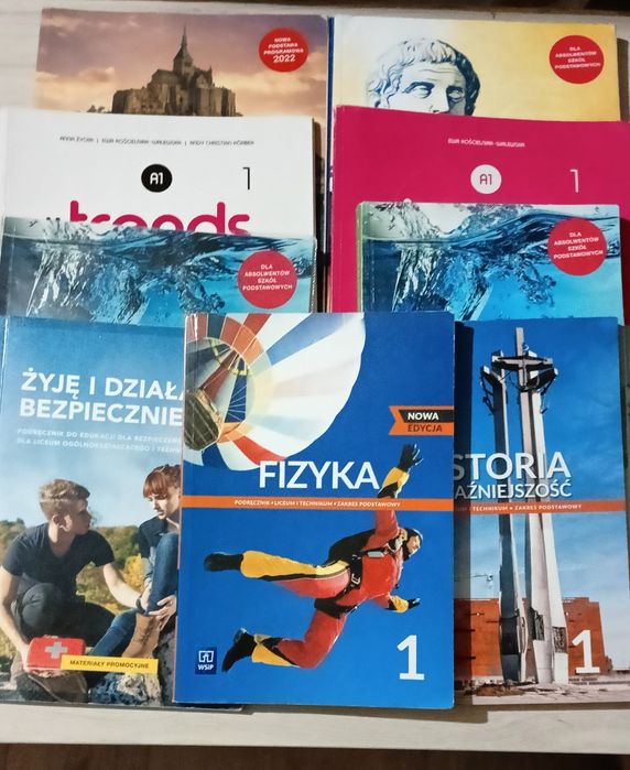 Podręczniki do pierwszej klasy technikum lub liceum