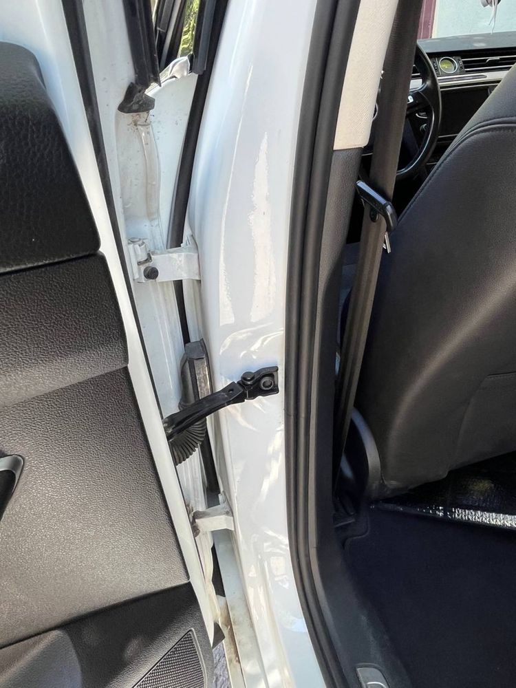 Продається сімейний автомобіль