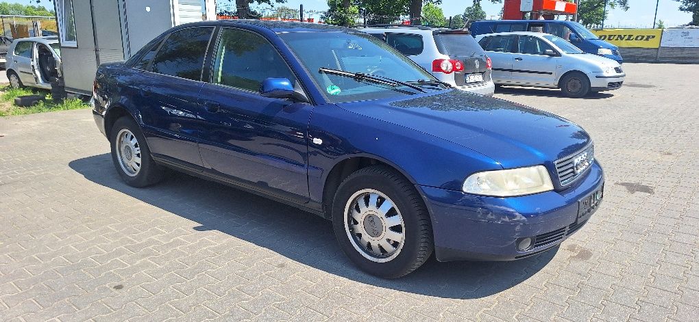Całe Audi A4 B5 na części 1.6 benzyna lz5k