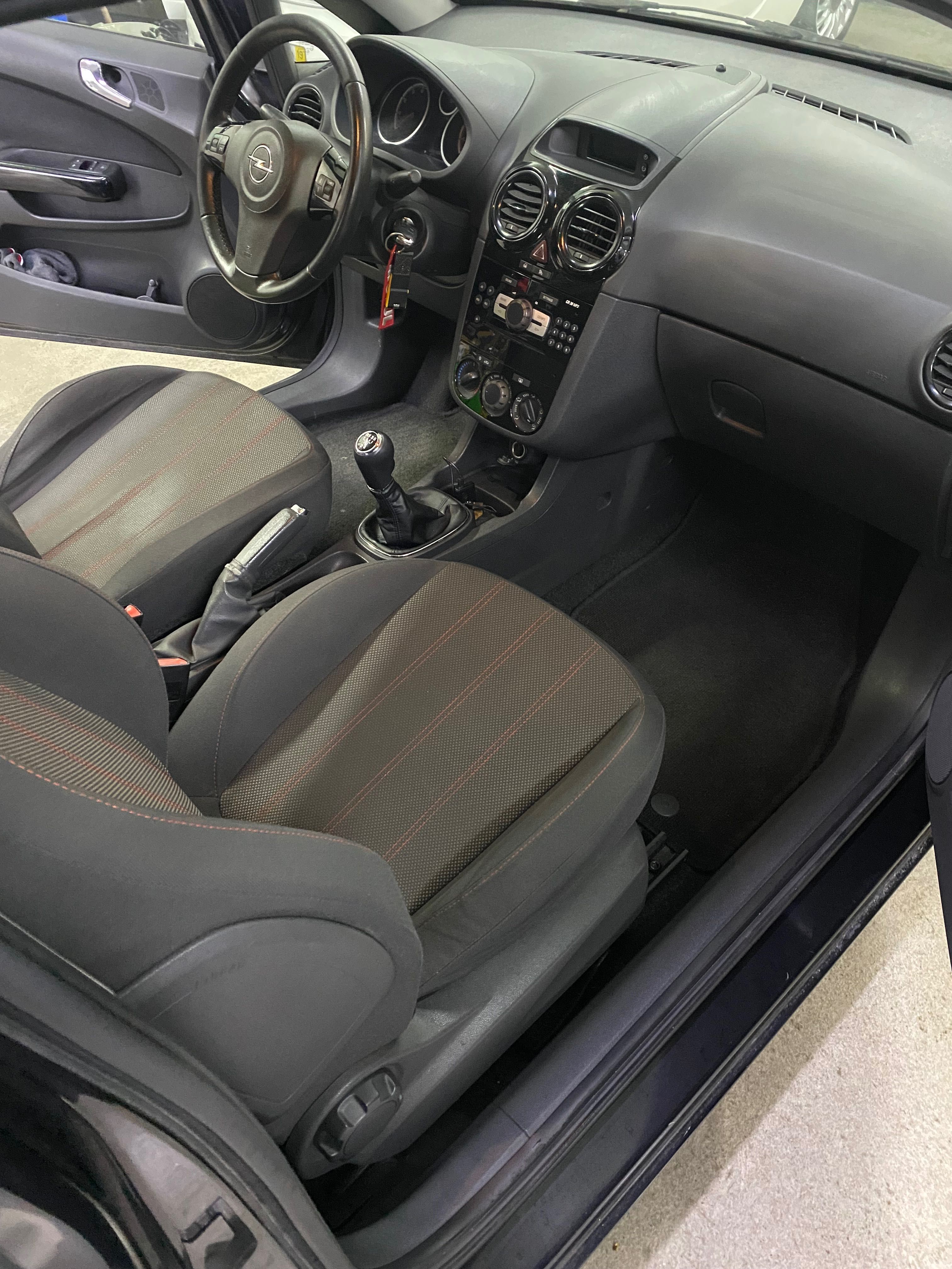 Opel Corsa D 1.2 Black Edition