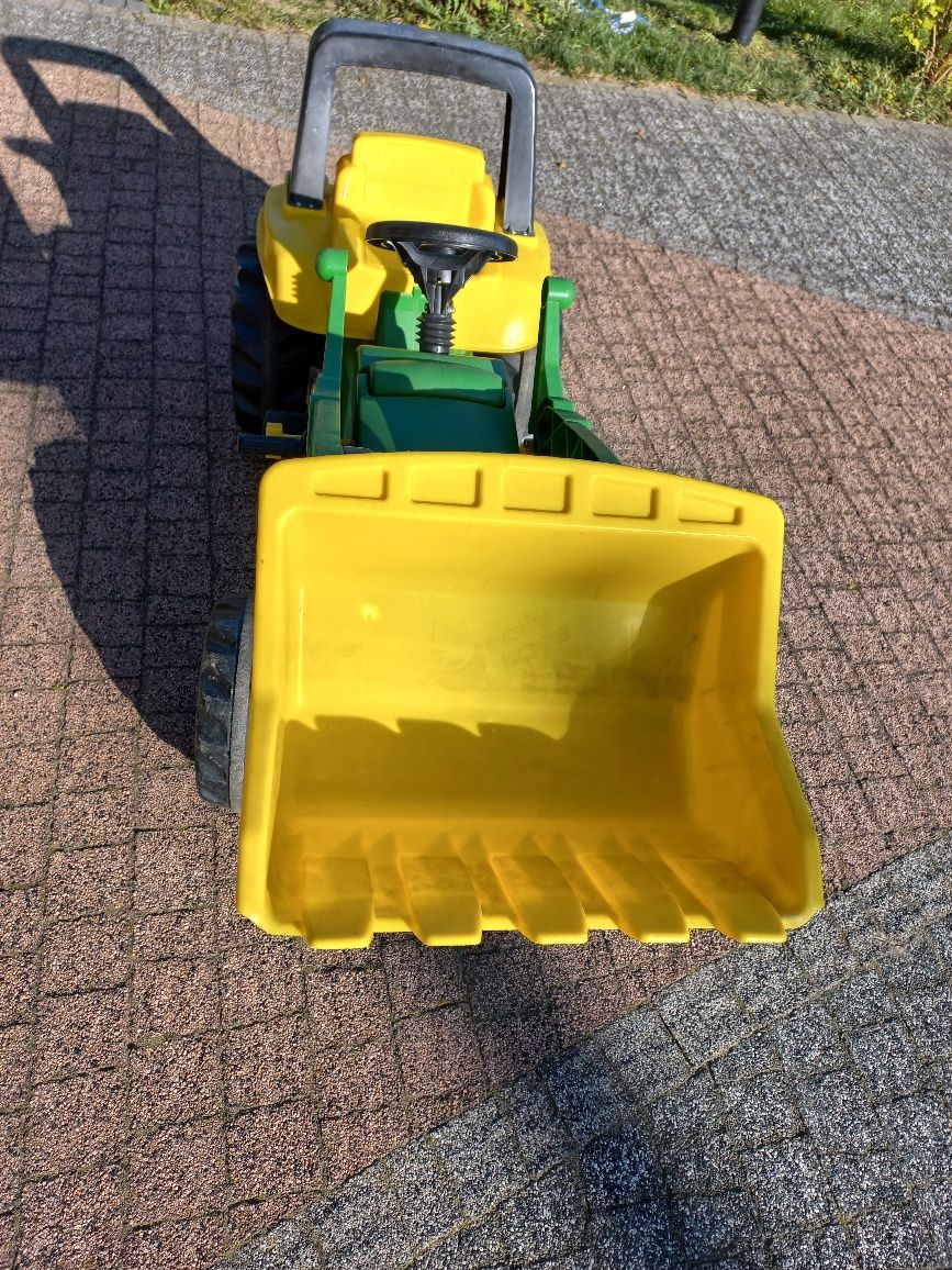 Traktor na pedały z ładowaczem