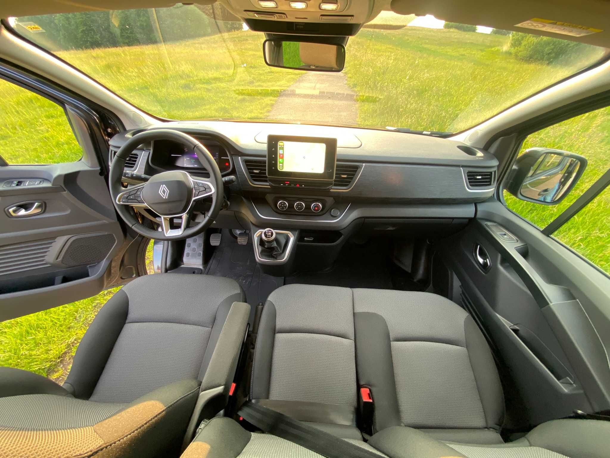 Wynajem Busów Nowy Renault Traffic 9 os. - Wolne Terminy na Wakacje