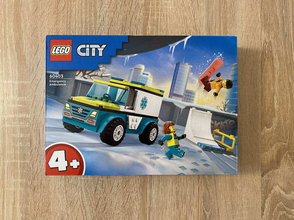 Nowe Klocki LEGO CITY 60403 Karetka i Snowboardzista