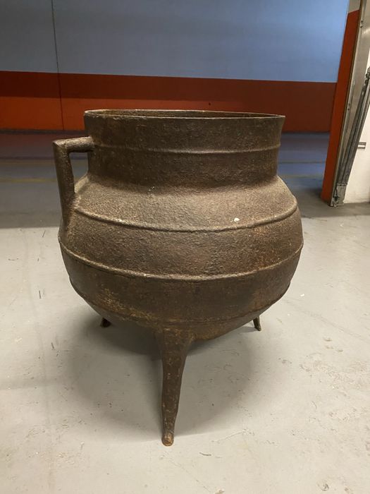 Panela / Caldeirão em Ferro Fundido