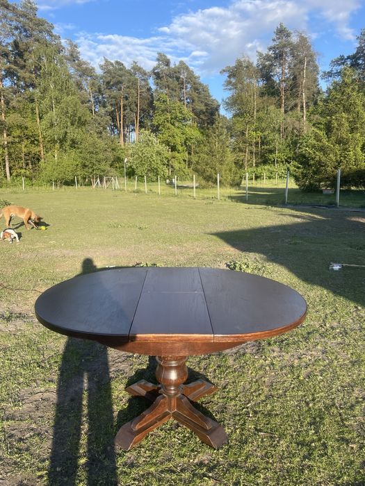 Stół dębowy.