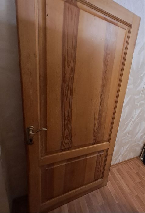 Дверь межкомнатная глухая деревянная