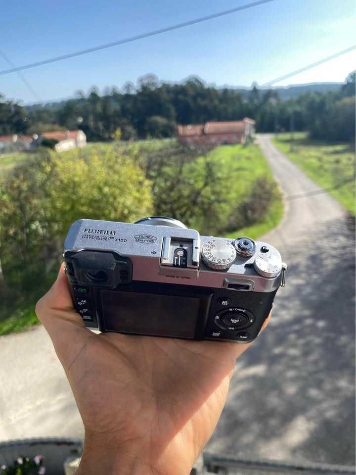 FUJIFILM X100 Original – Câmara Digital Compacta (APS-C, 23mm f/2)