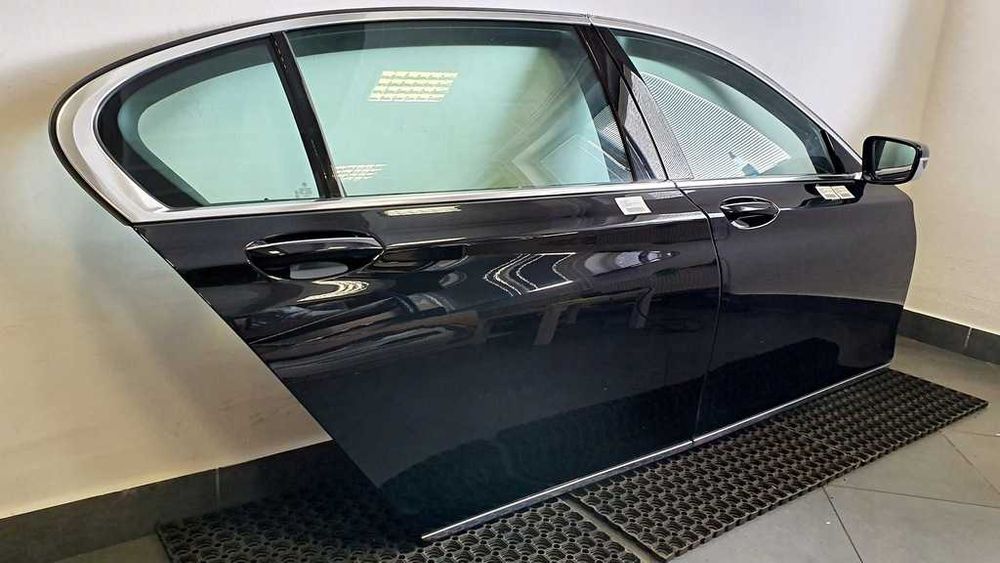 Drzwi BMW 7 G12 prawy tył kolor 475 BLACK SAPPHIRE + SZYBA I KLAMKA