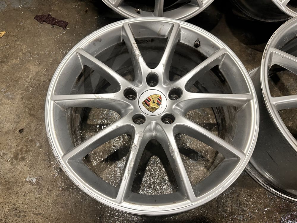 Оригинальные диски porsche R20 design 3