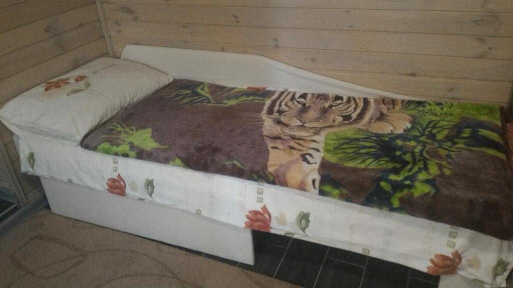 Сдам небольшой домик.пляж  "Золотой берег "