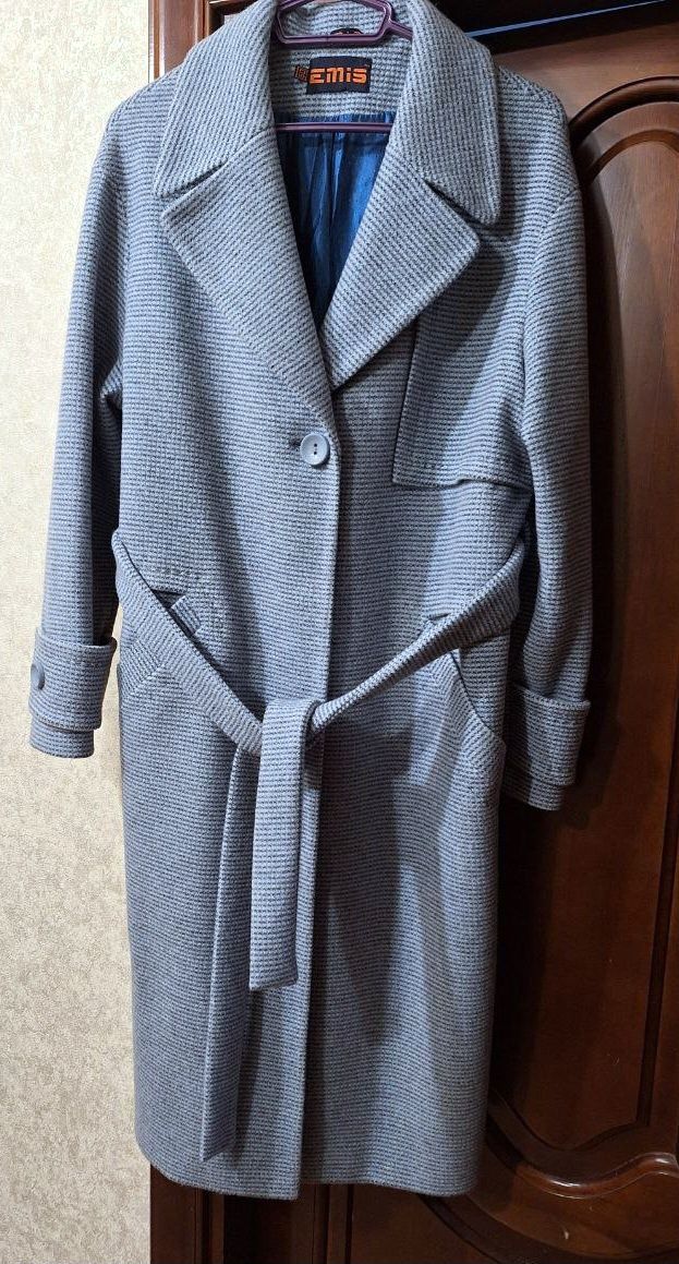 Пальто р 50-52 блакитний колір
