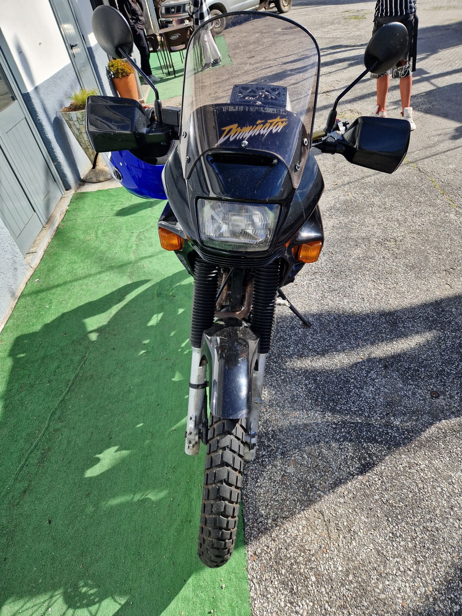 Honda nx 650 só Gasolina e andar