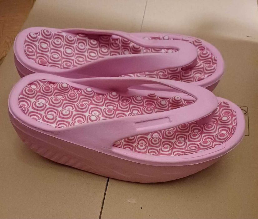 Japonki masujące , raz ubrane , są jak nowe rozmiar: 35