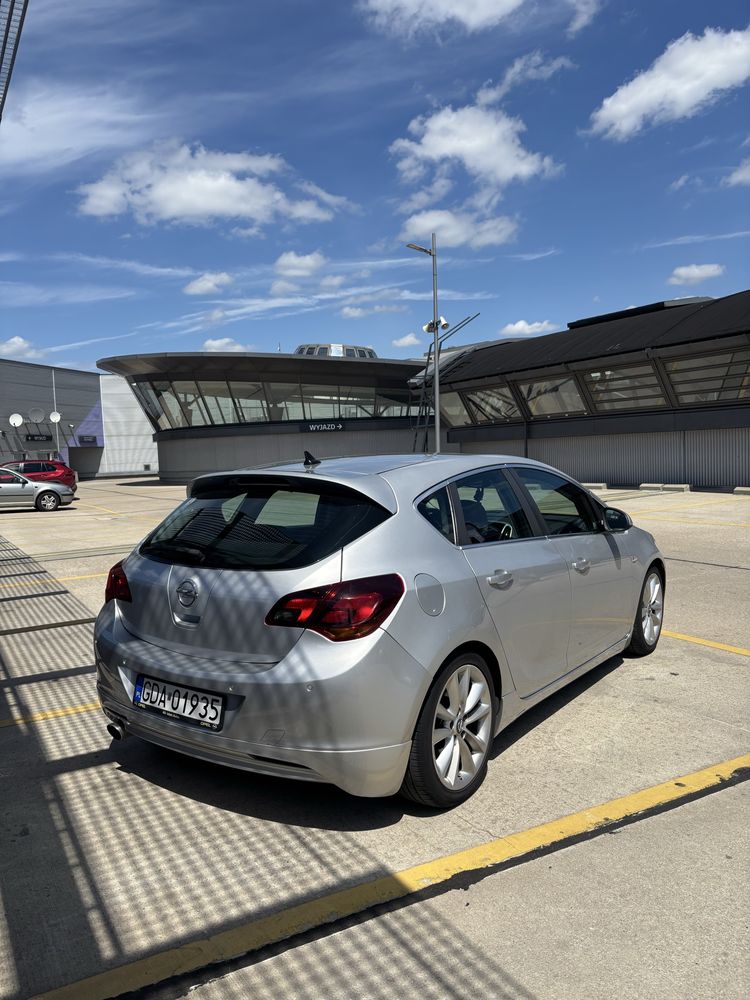 Opel astra J 1,7 cdti OPC line
