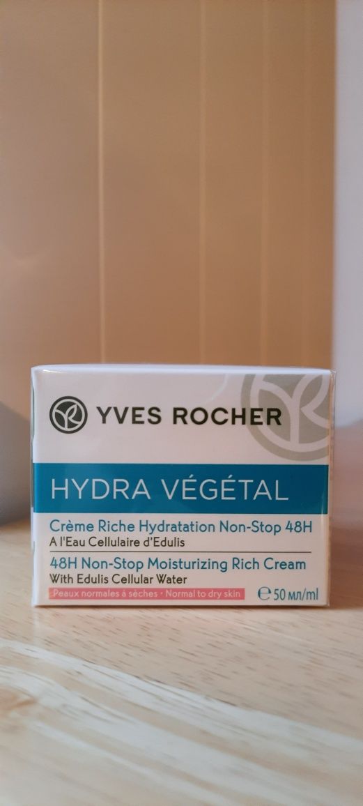 Aksamitny krem intensywnie nawilżający 48h Yves Rocher
Hydra Vegetal