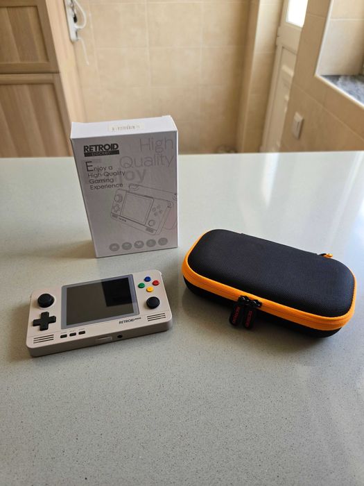 Retroid Pocket 2 with 32GB SDCard