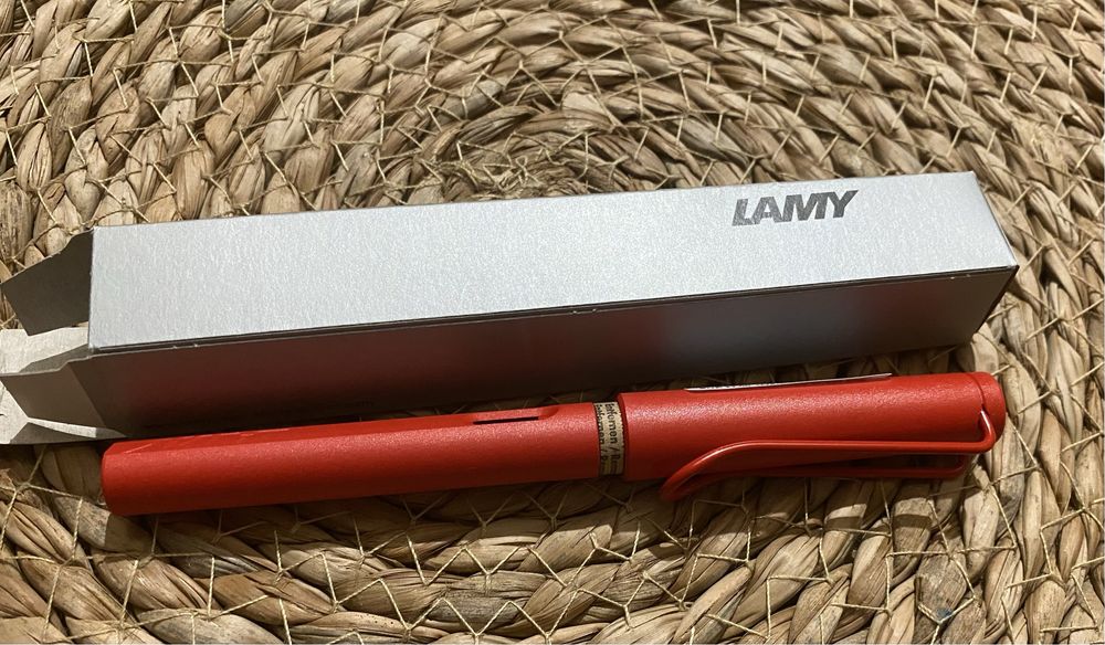 Nowe pióro Lamy Safari, strawberry, stalówka F