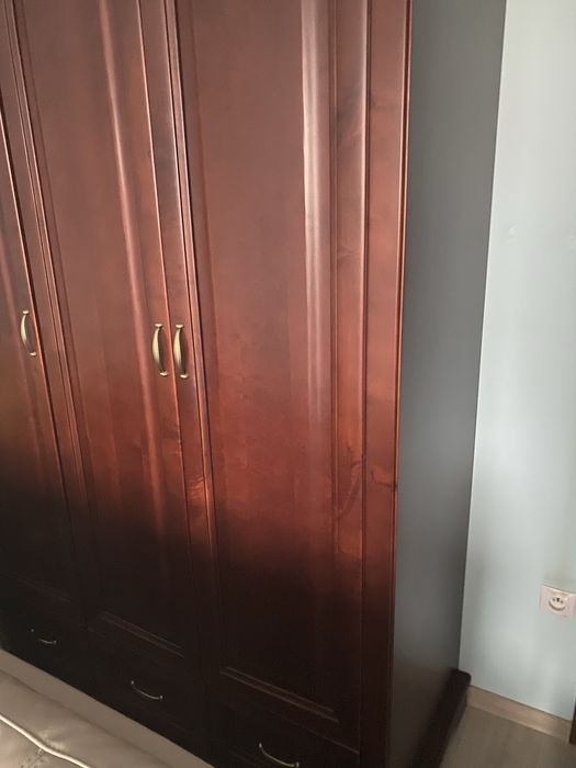 Szafa trzy drzwiowa w idealnym stanie