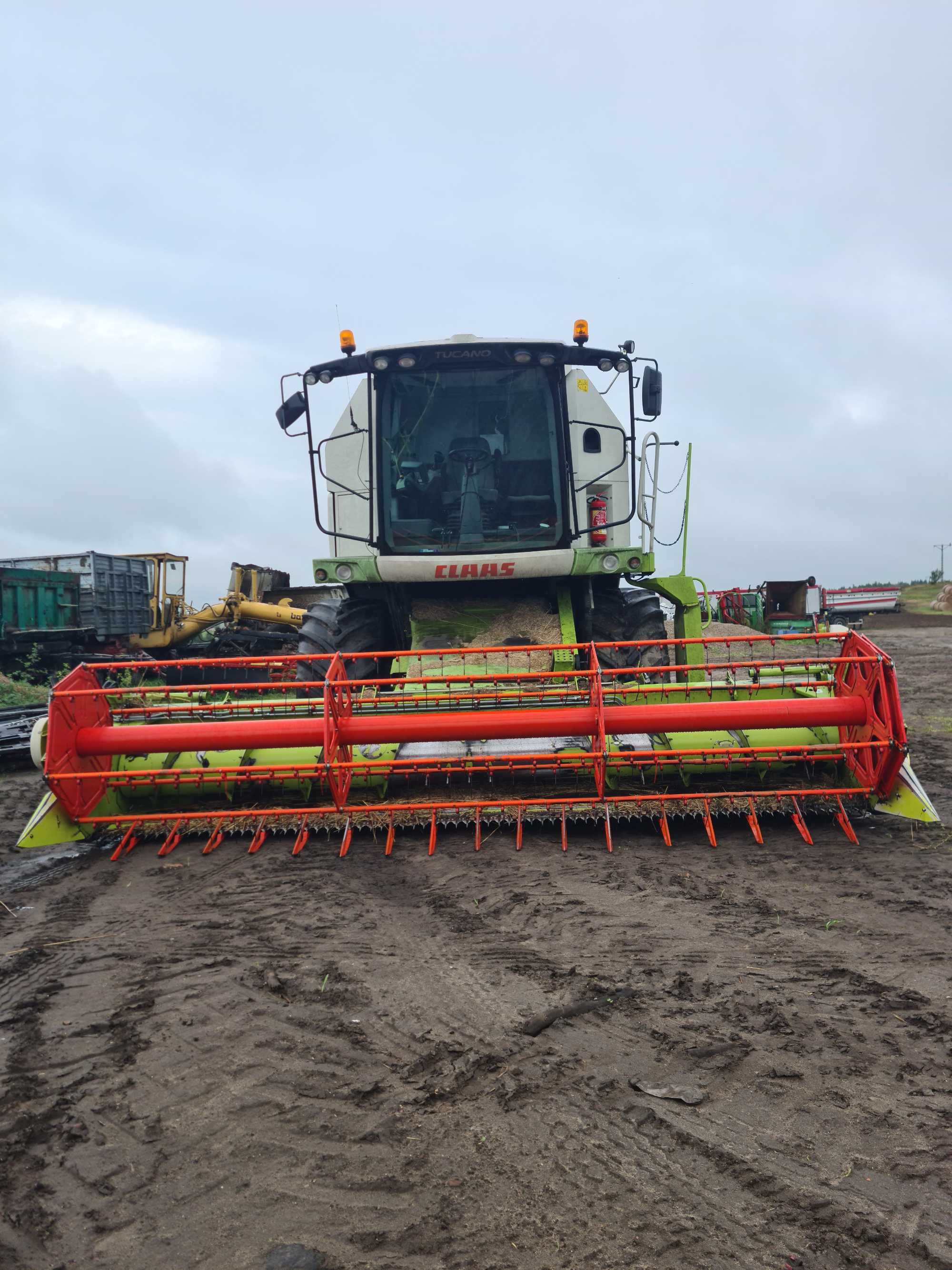 Claas Tucano 430