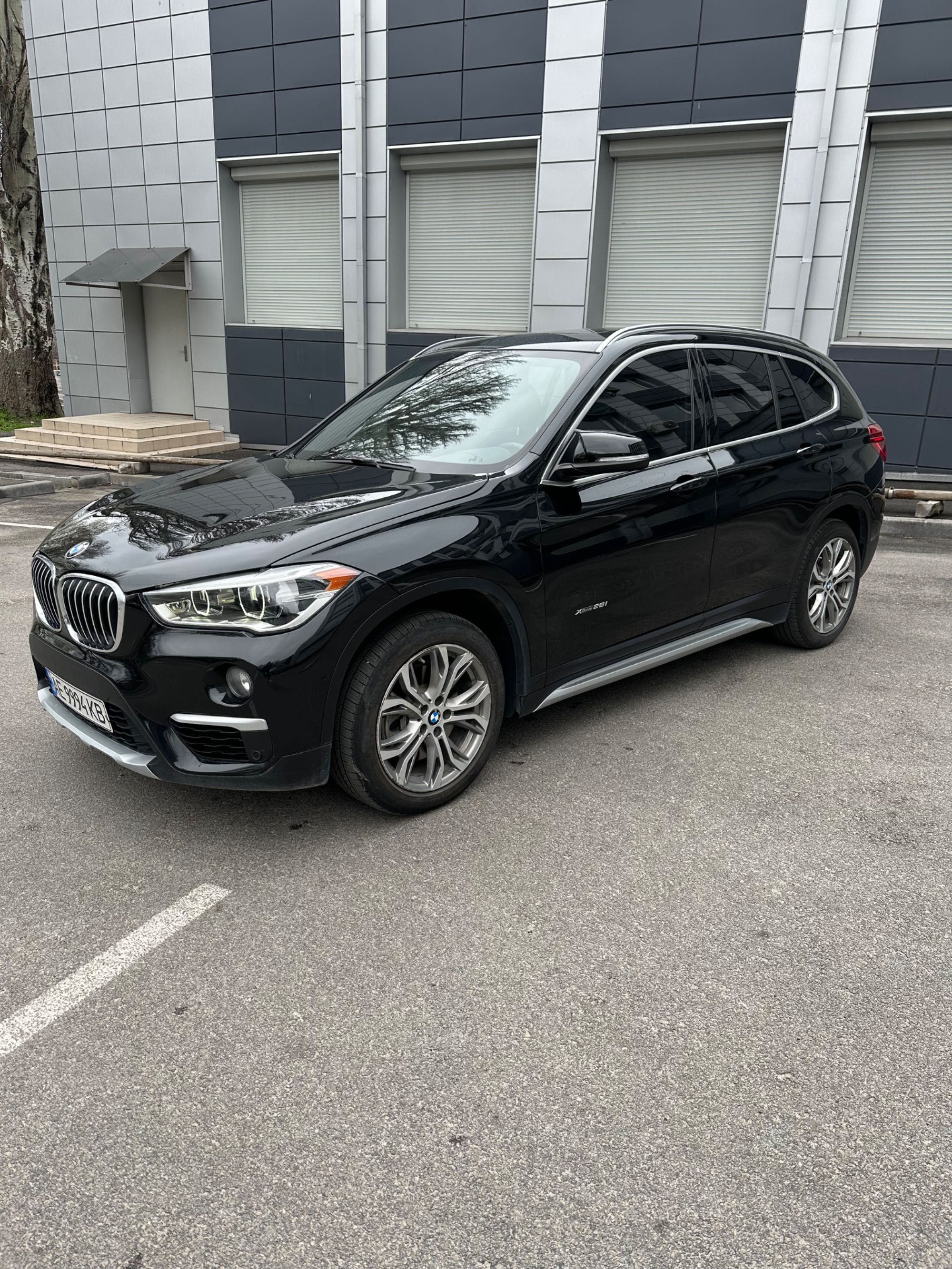 Продам BMW X1 F48 отличное состояние топовая комплектация