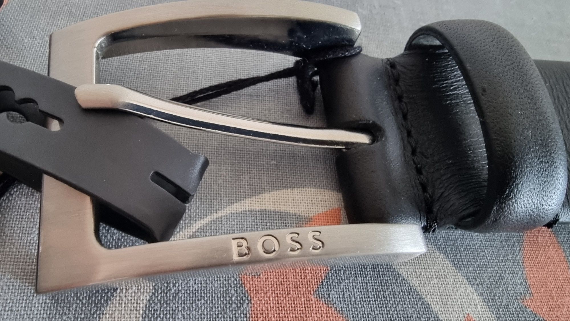 Cinto de pele preto Hugo Boss novo