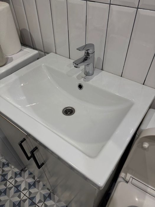 Умивальник Cersanit Como і змішувач