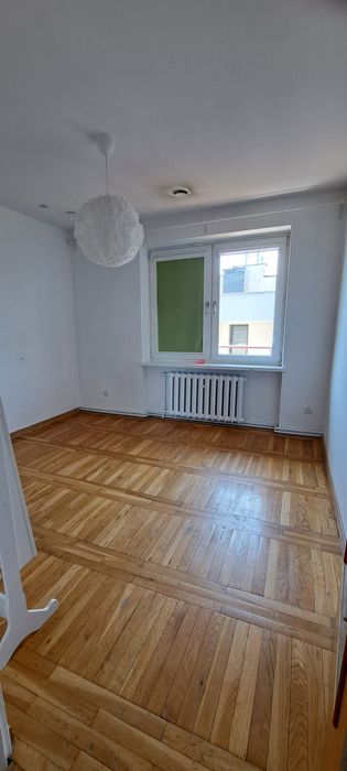 Na wynajem mieszkanie z podwórkiem, garażem, wiatą garażową Baranówek