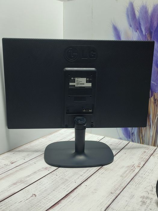 Монітор LG 22M35A