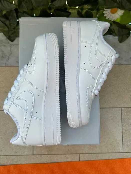 Buty meskie Nike Air Force 1 Low White R.38
