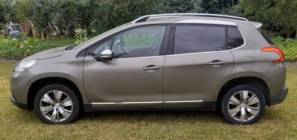 Peugeot 2008 1.6hdi automat panorama