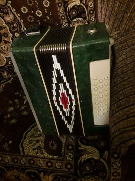 Продам гармонь Нарач 2 в хорошем состоянии