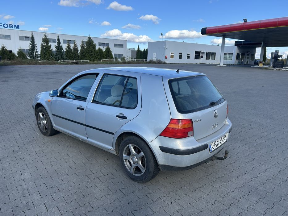 VW Golf IV 1.6 SR 5 drzwi alufelgi Nowe oplaty ROK 2 komplety kół 4