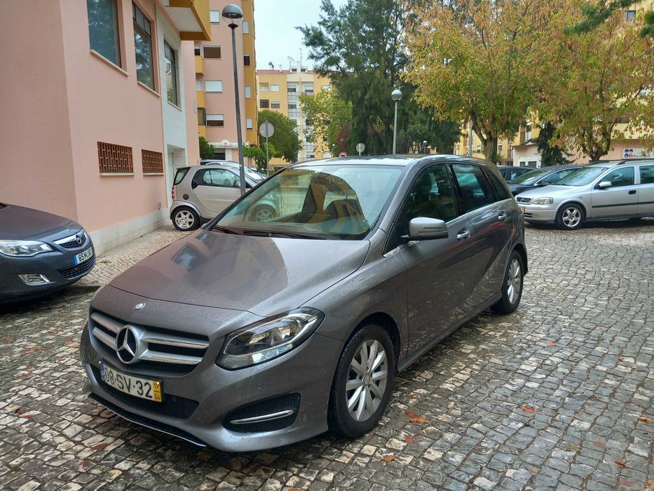 Mercedes Benz B180 D como NOVO