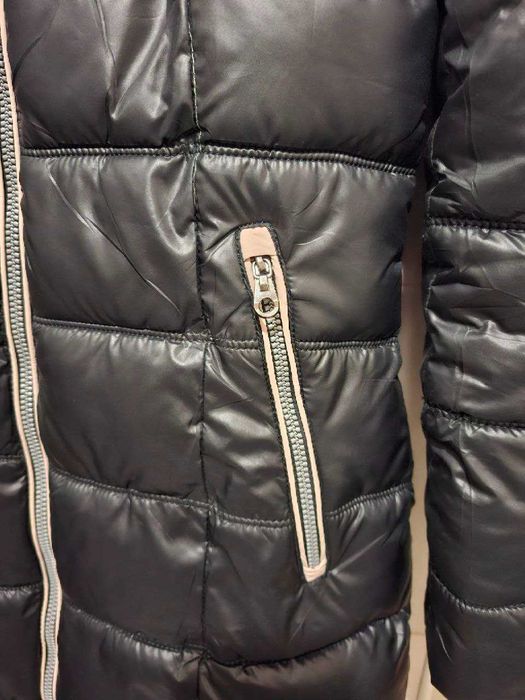 Куртка жіноча з капюшоном