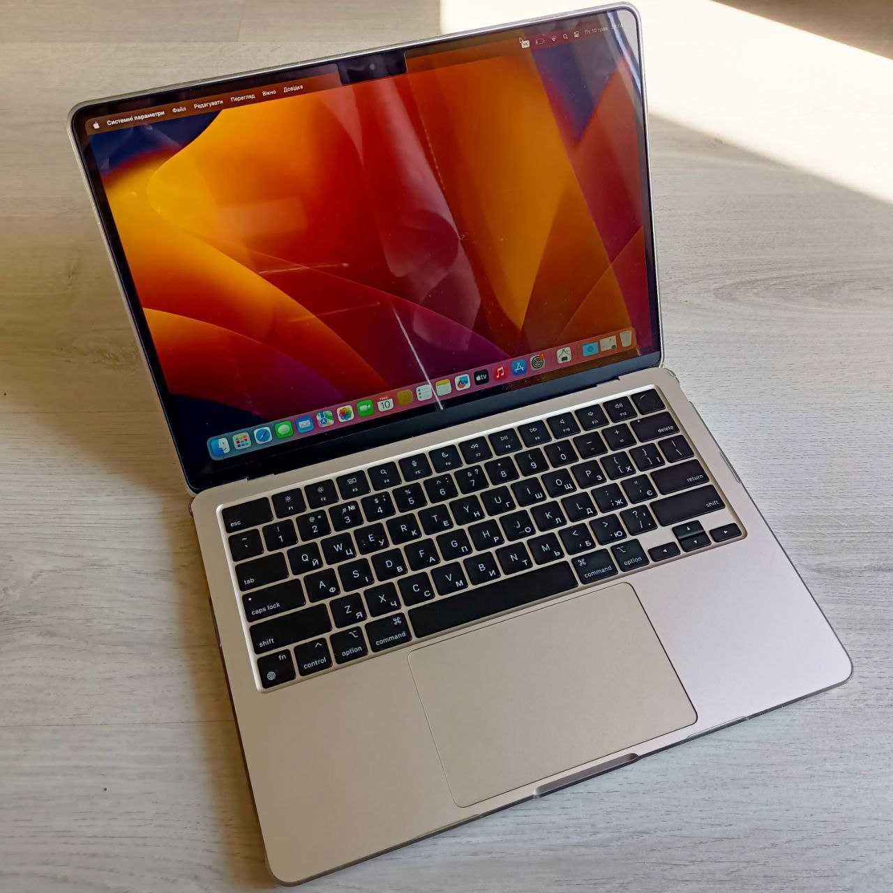 Продам Apple MacBook Air 2022, 8/256 ГБ M2 Starlight Ідеал + аксесуари