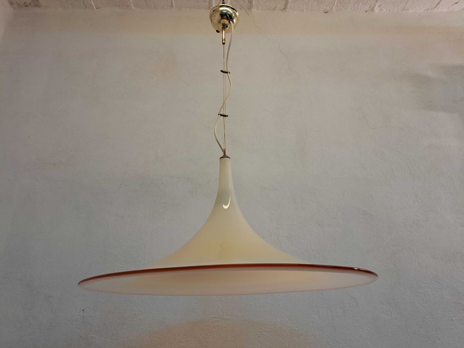 Żyrandol lampa Murano żółtawo biała kapelusz szpiczasty spodek