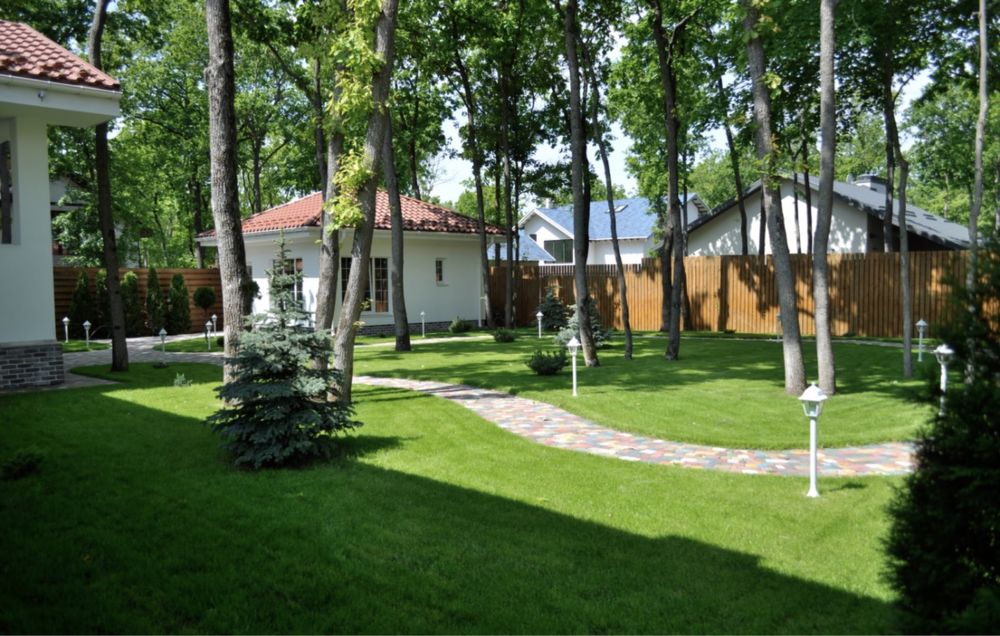 Продам СВОЙ коттедж Лесное дом в Лесном почти даром,купить дом Лесное