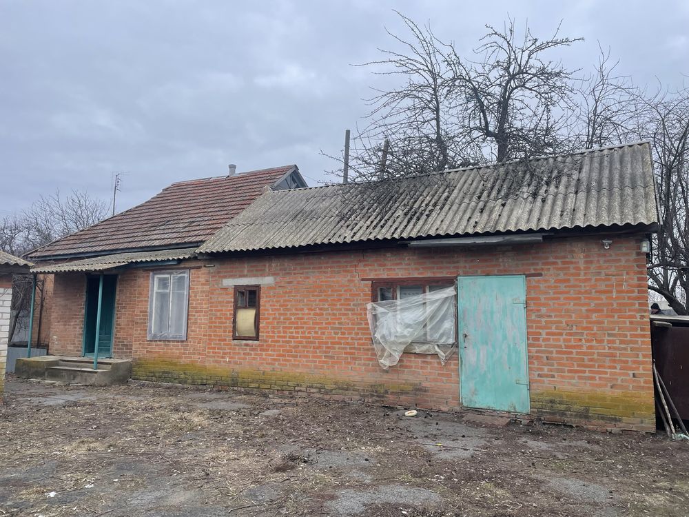 Продаж будинку з великой земельной ділянкою