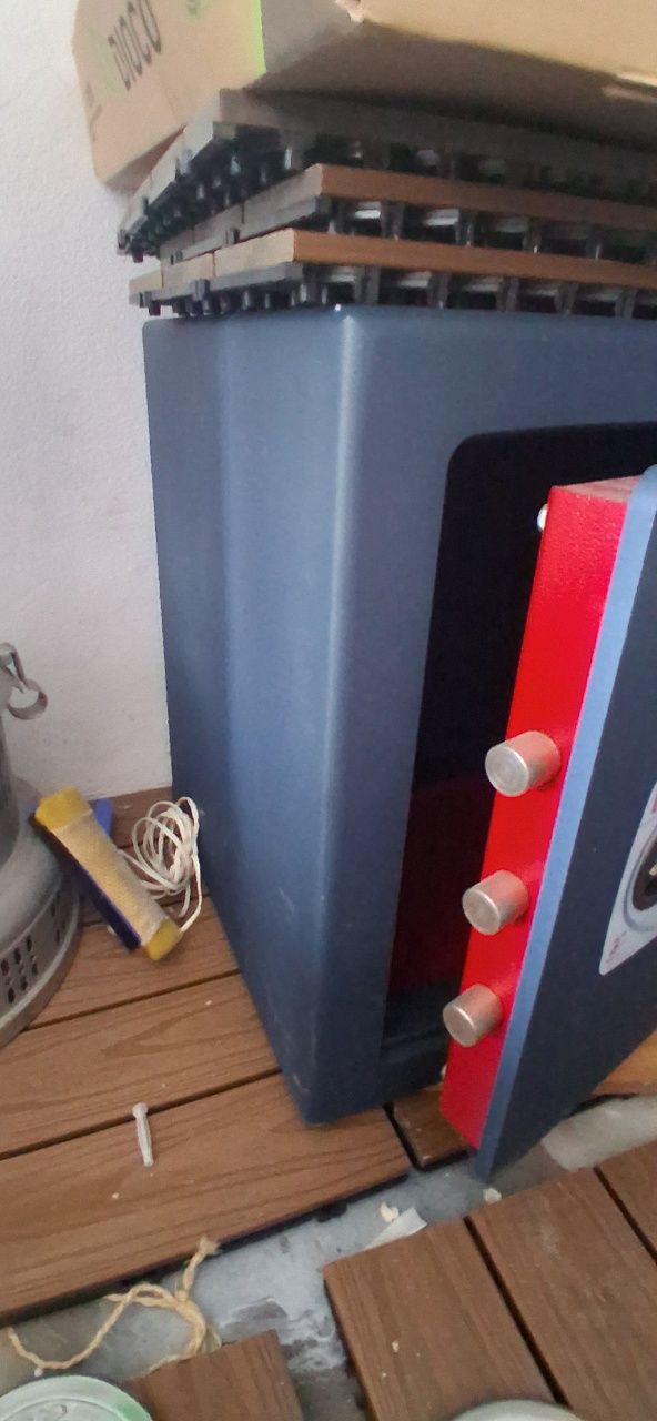Cofre novo 499 euros