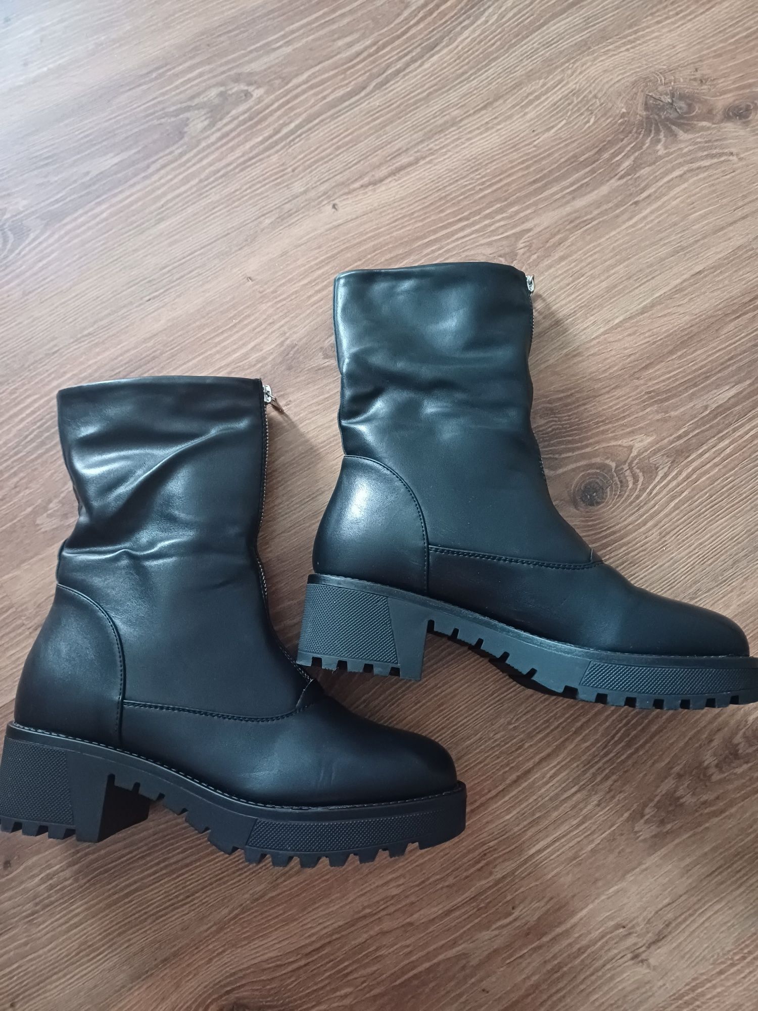 Nowe botki born2be