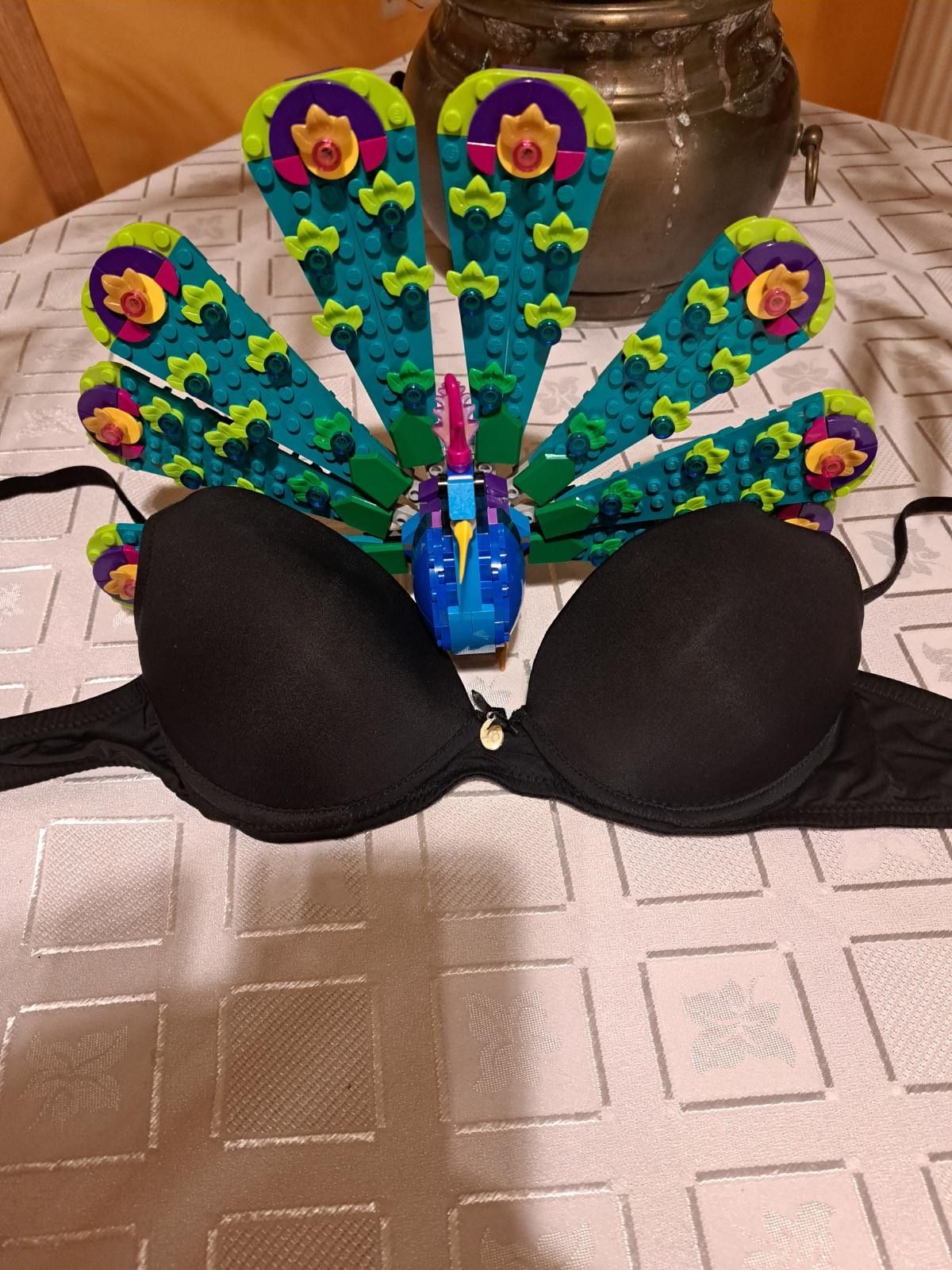 Czarny biustonosz PUSH UP 60B