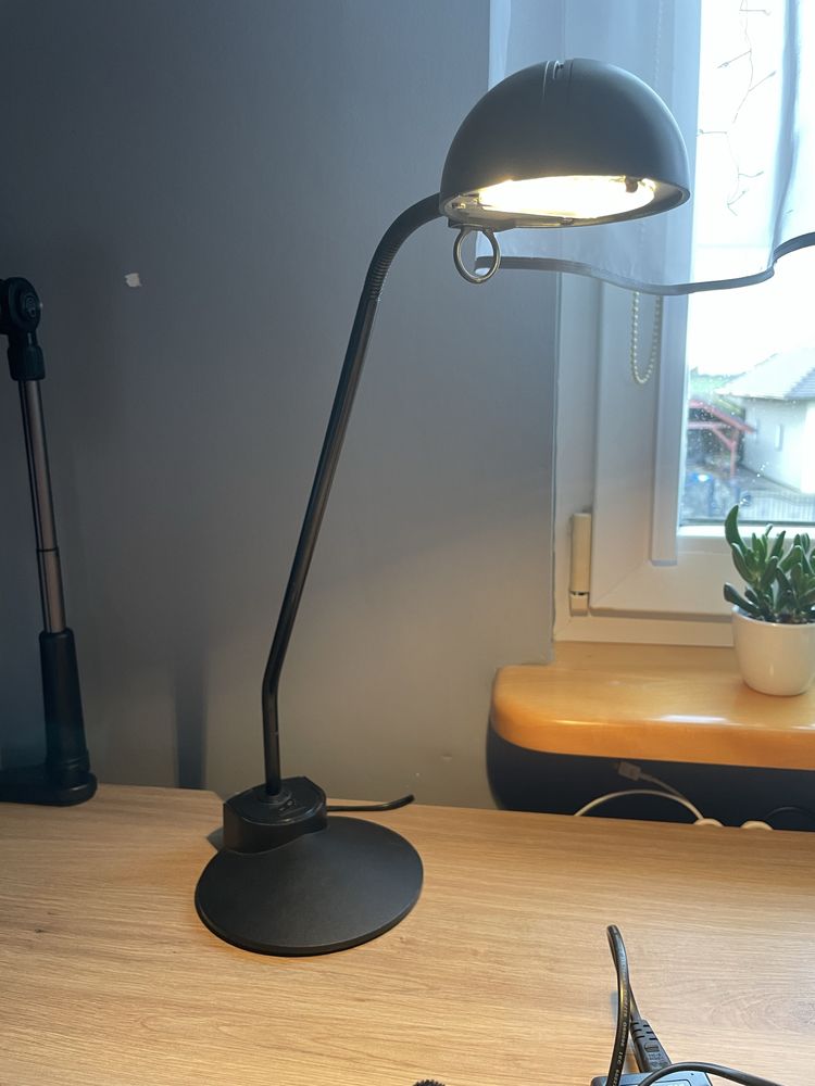 Lampka biurkowa na kablu