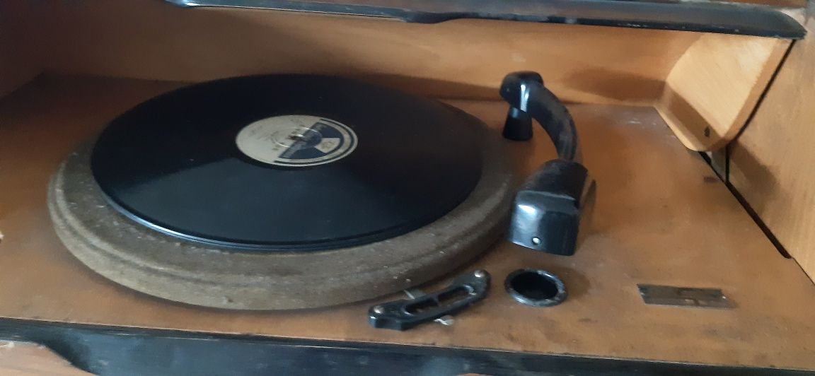 Stary gramofon adapter