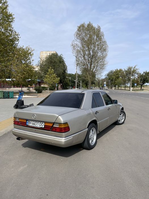 Mersedes benz w124