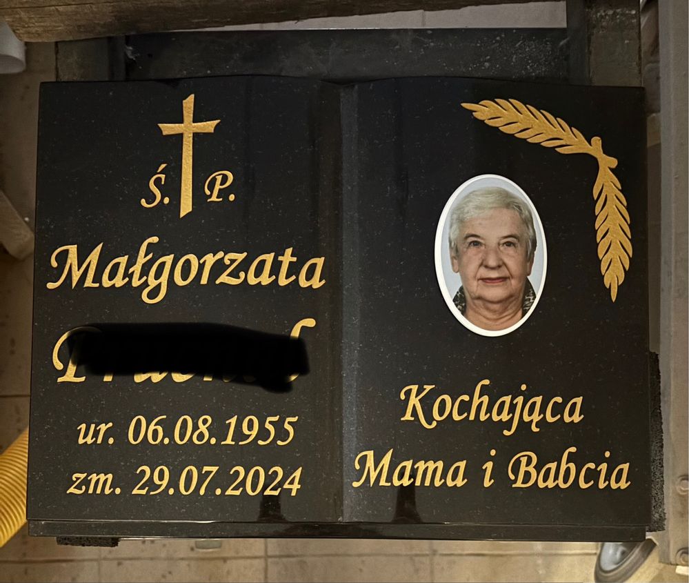 Książka nagrobna granitowa na grób