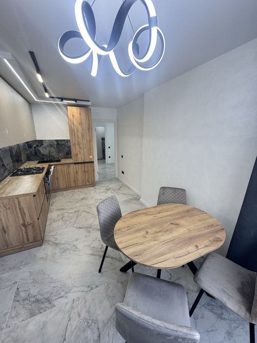 Продаж гарної  2-к квартири по проспекту Злуки