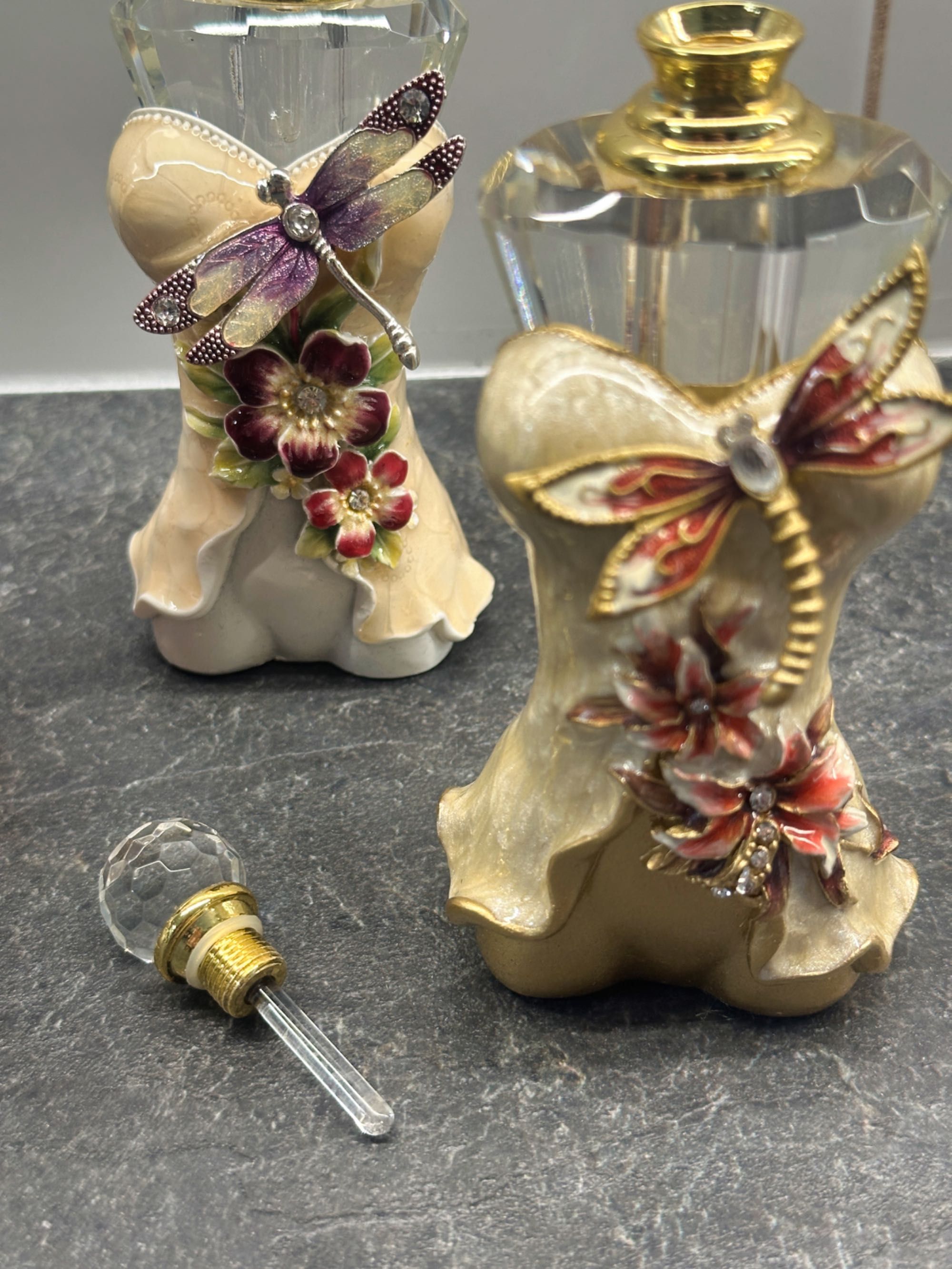 Flakon na perfumy, zestaw 3 designów. Dekoracyjne, ozdobne.