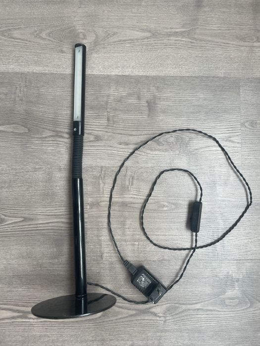 Candeeiro de mesa preto