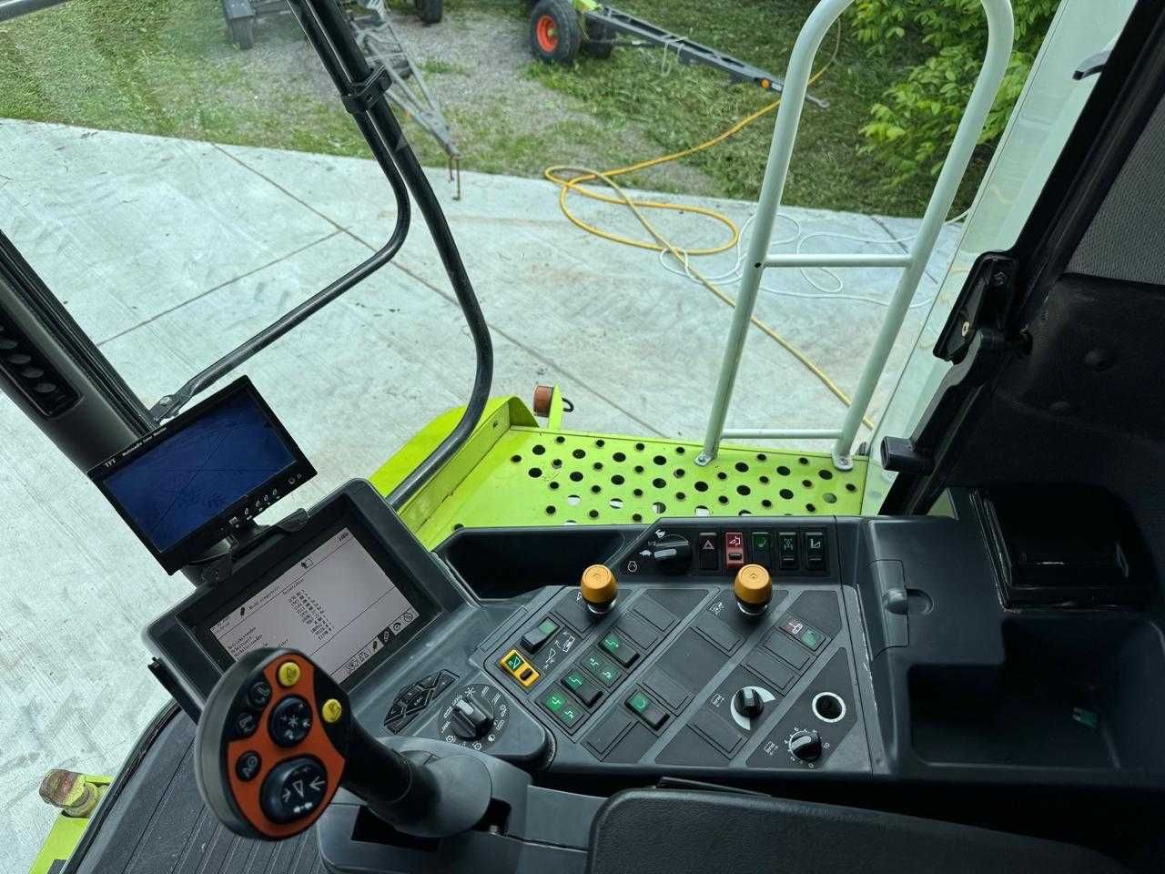 Комбайн Claas Lexion 560 ТТ  2009 рік  3200/1900 годин, повний привод